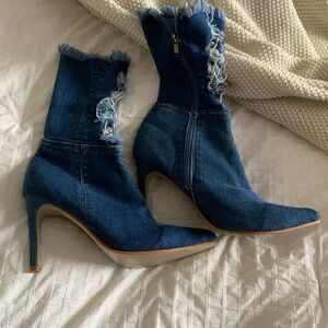Stylish Distressed cloth Denim 5" Heeled Boots size 10